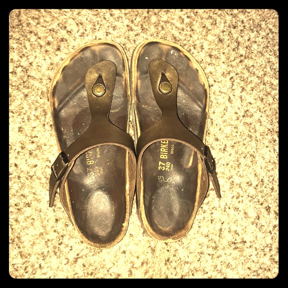 Birckenstock Gizeh Bronze T-strap Sandal